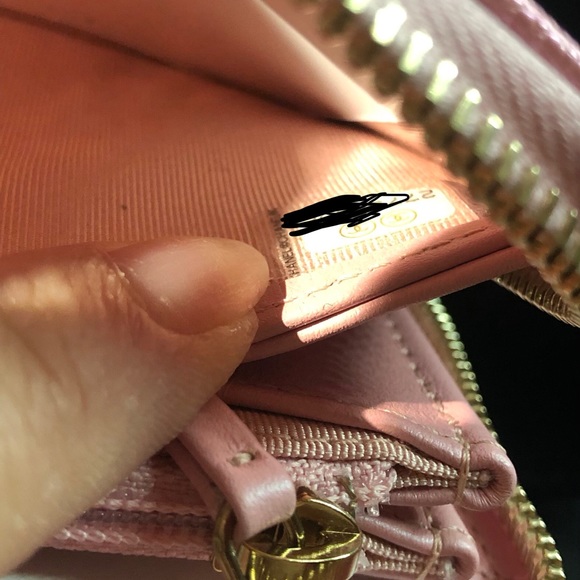 🦄 CHANEL 19s iridescent PINK LARGE ZIP WALLET🦄 - Picture 4 of 8